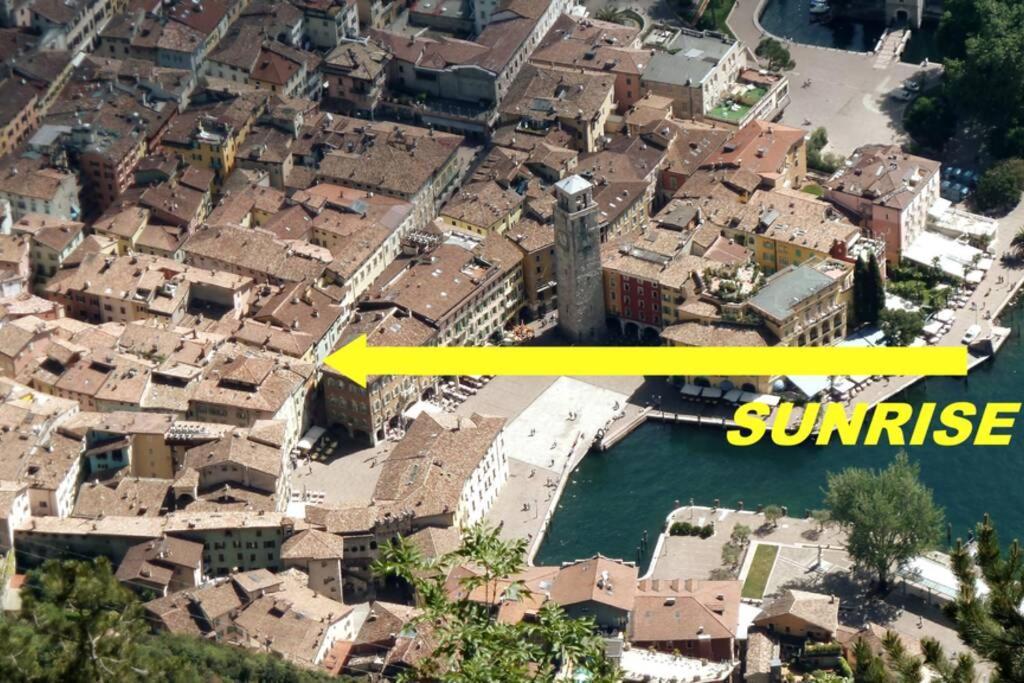 Appartamento Sunrise - Centro Storico N2 Riva Zewnętrze zdjęcie