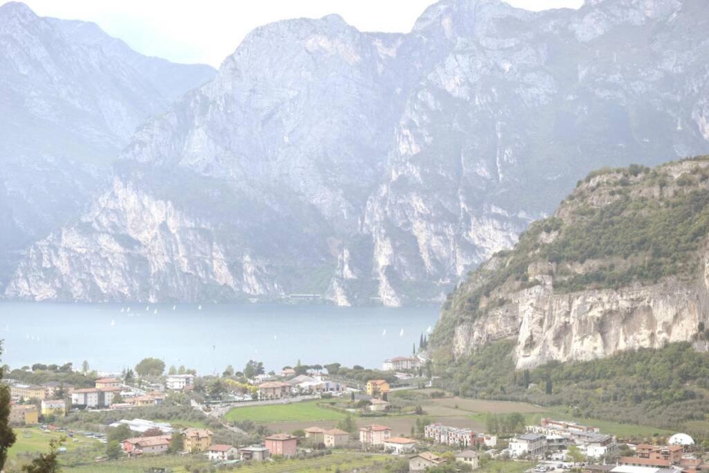 Appartamento Sunrise - Centro Storico N2 Riva Zewnętrze zdjęcie