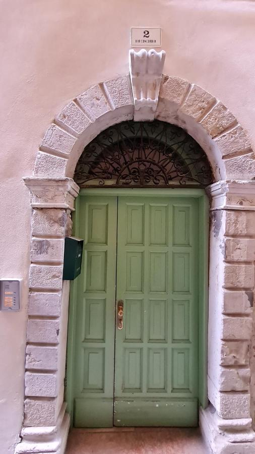 Appartamento Sunrise - Centro Storico N2 Riva Zewnętrze zdjęcie