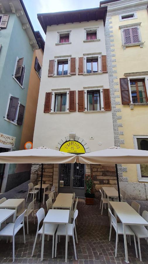 Appartamento Sunrise - Centro Storico N2 Riva Zewnętrze zdjęcie